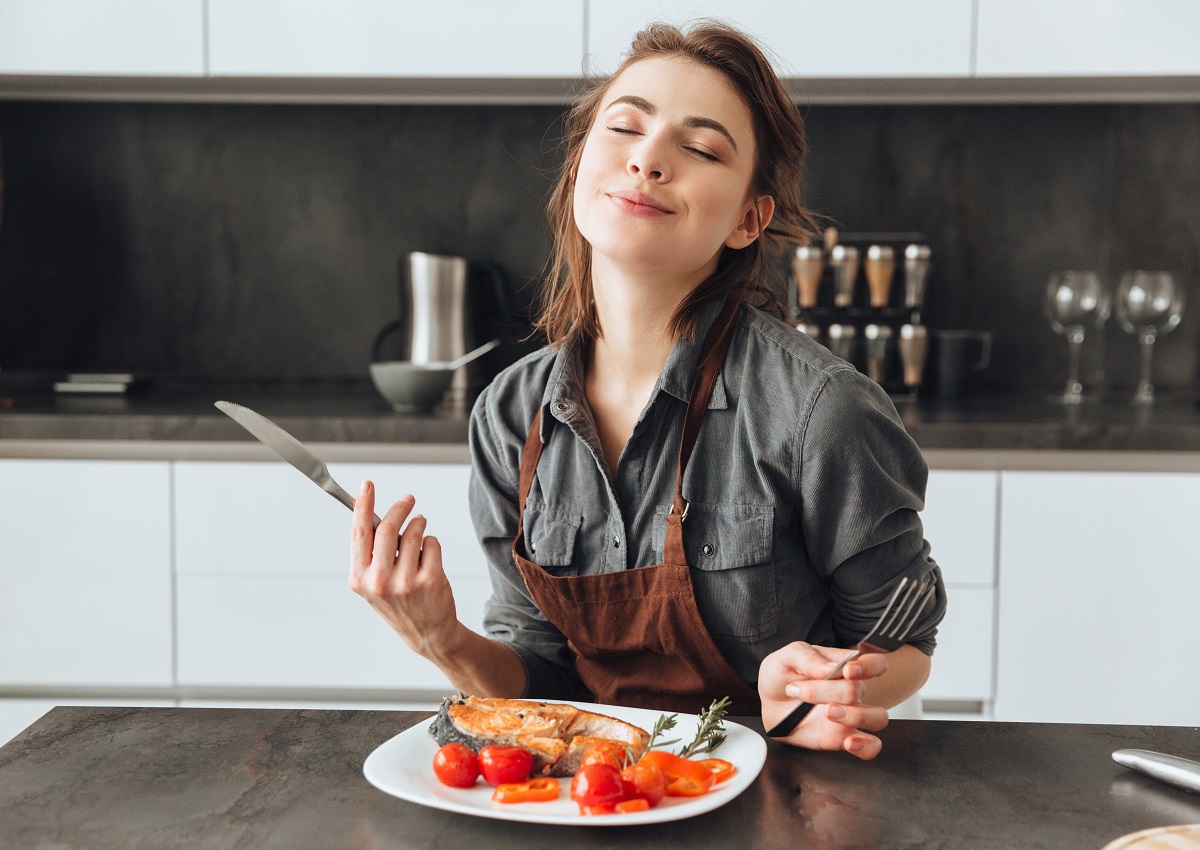 Diferencias entre comer por hambre física y hambre emocional