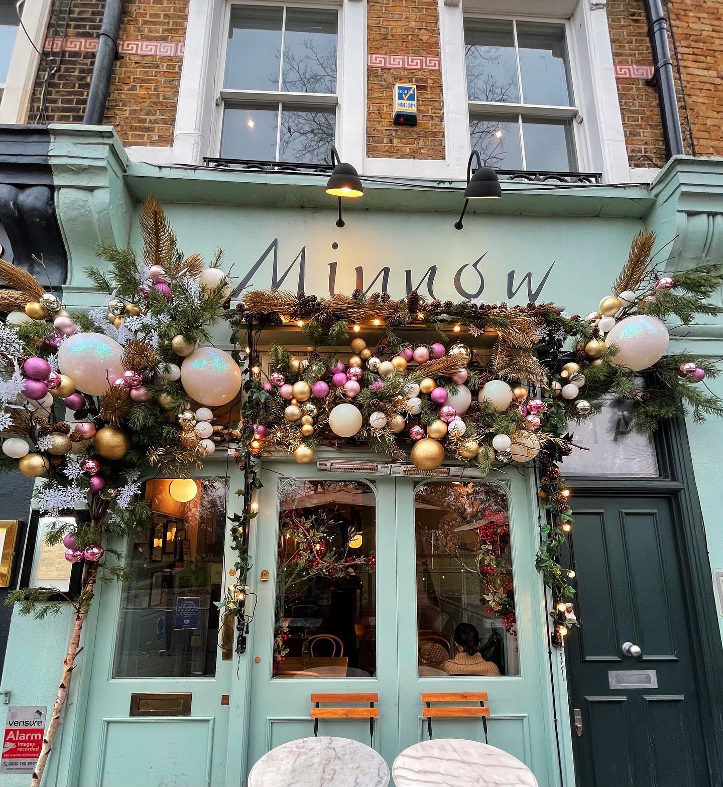 ☕ Minnow Café, Londres: Un espacio acogedor para brunch y café artesanal